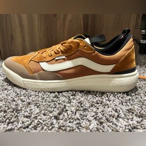 Vans Ultra Range Mens size 12
